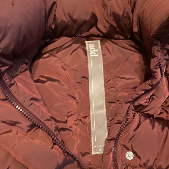 add sz6 maroon long down coat with removable hood and belt - Picture 4 of 11